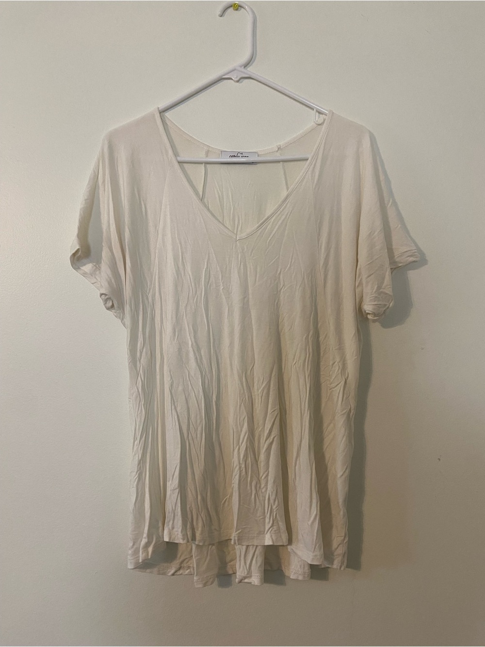 Carly Jean Los Angeles V-Neck Short Sleeve Tee